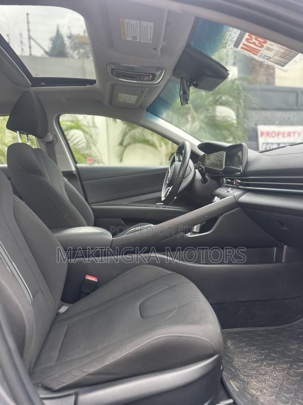 Hyundai Elantra Limited 2024 Gray