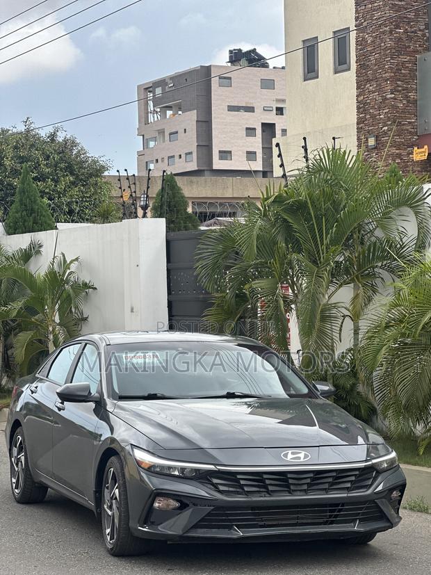 Hyundai Elantra Limited 2024 Gray