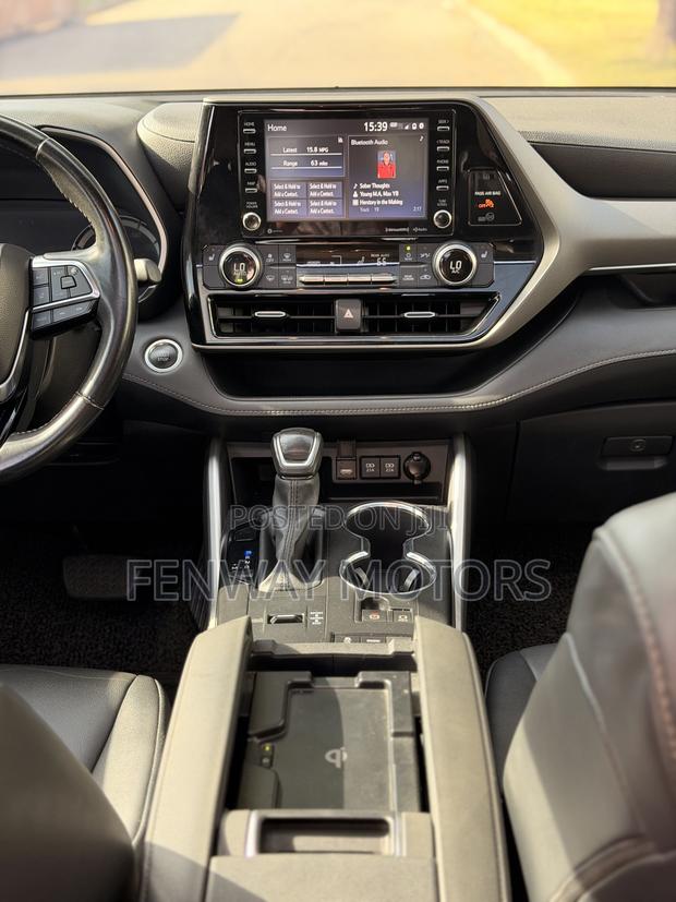 Toyota Highlander XLE AWD 2020 Red