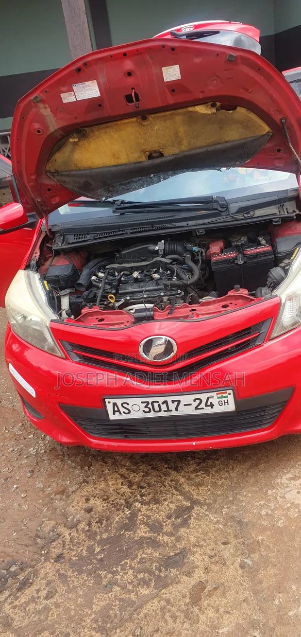 Toyota Vitz 1.3 AWD 3dr 2012 Red