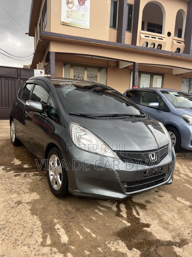 Honda Fit Automatic 2012 Gray