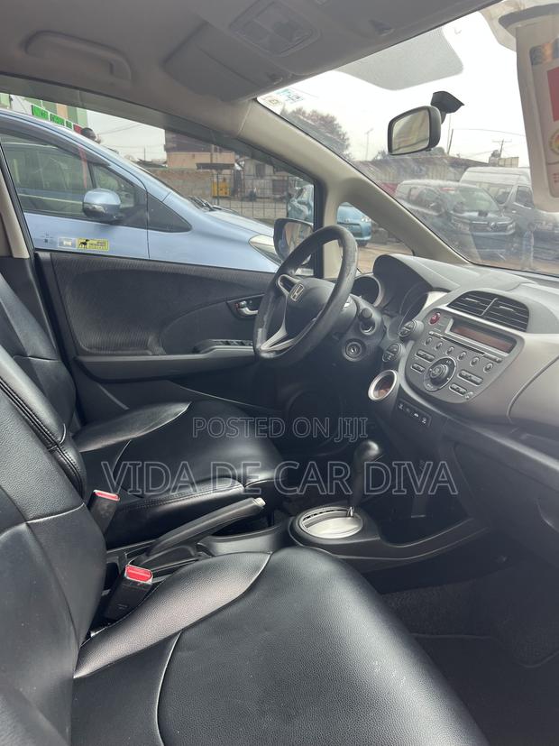 Honda Fit Automatic 2012 Gray