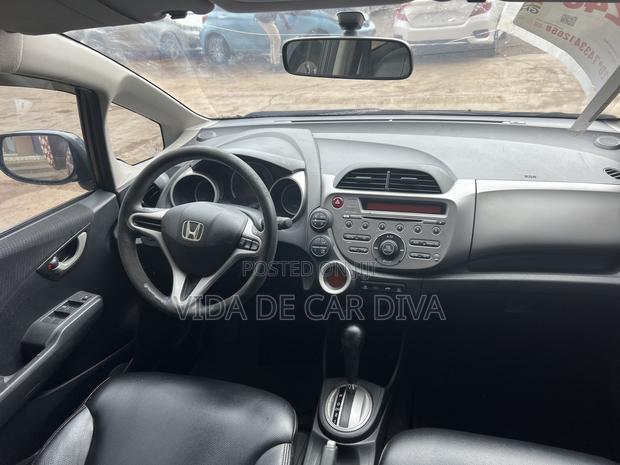Honda Fit Automatic 2012 Gray