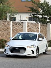 Hyundai Elantra SE Sedan FWD (2.0L 4cyl 6M) 2017 White for sale