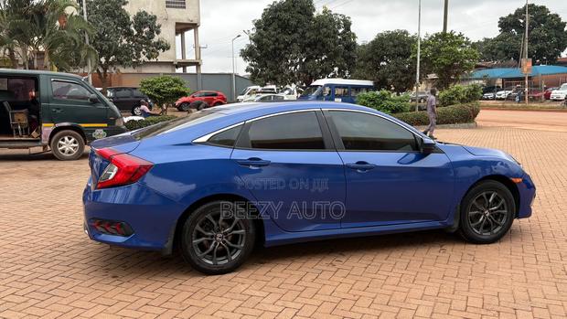 Honda Civic LX 4dr Sedan (2.0L 4cyl) 2016 Blue
