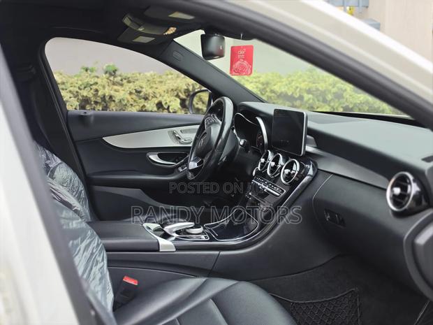 Mercedes-Benz C300 Luxury 4dr RWD Sedan (2.0L 4cyl 7A) 2015 White