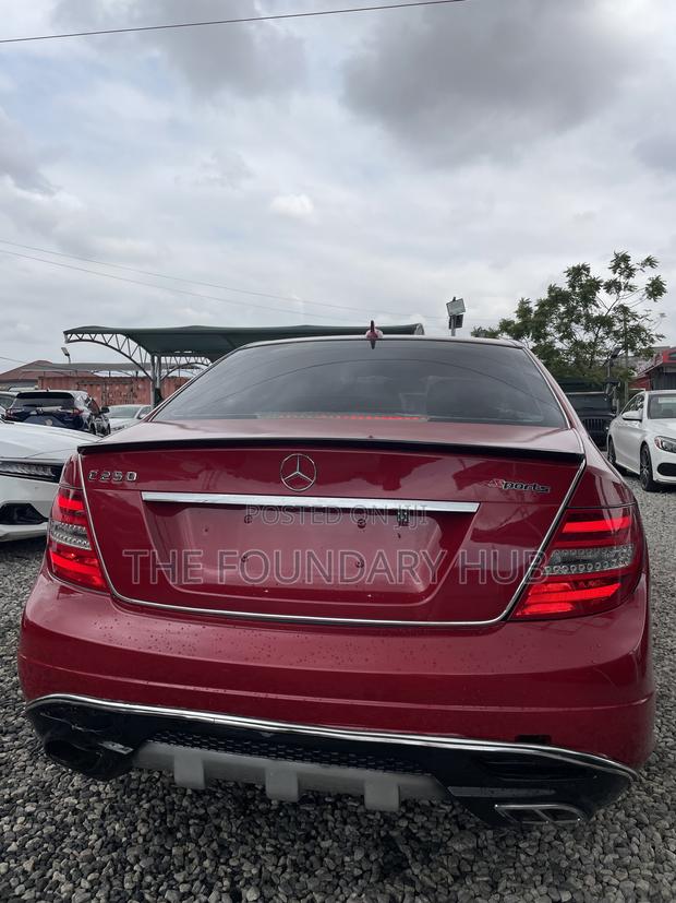 Mercedes-Benz C250 2014 Red