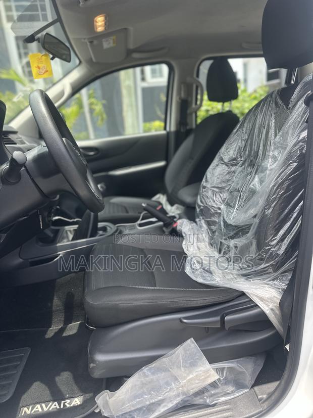 Nissan Navara 2023 White