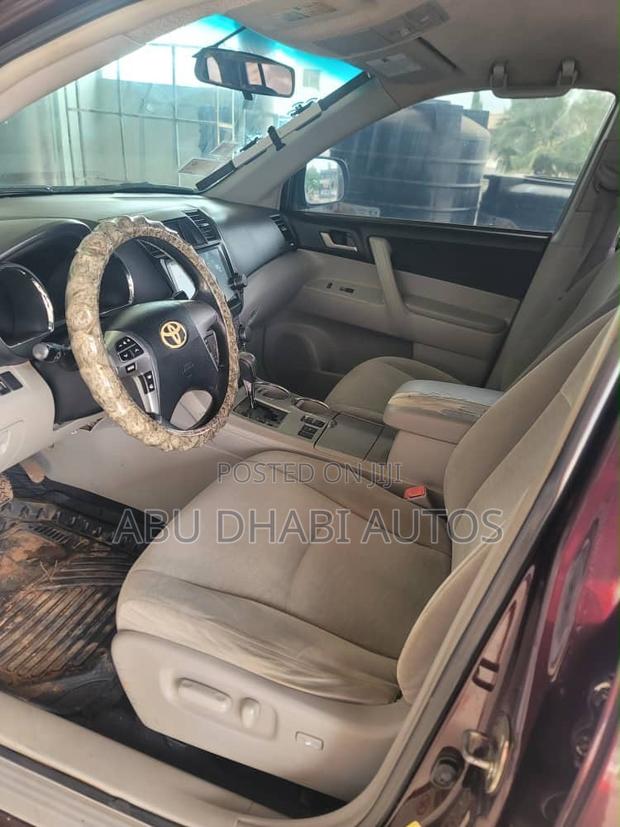 Toyota Highlander 2.7L 2WD 2013 Brown