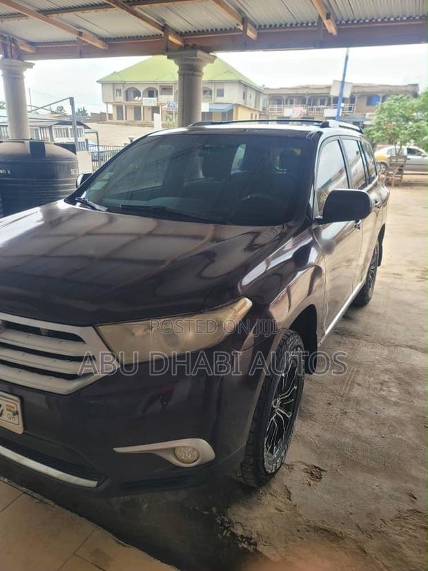 Toyota Highlander 2.7L 2WD 2013 Brown