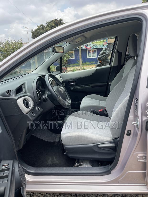 Toyota Vitz 1.3 AWD 5dr 2012 Silver