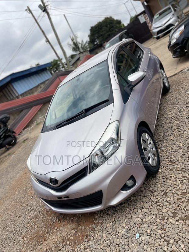Toyota Vitz 1.3 AWD 5dr 2012 Silver