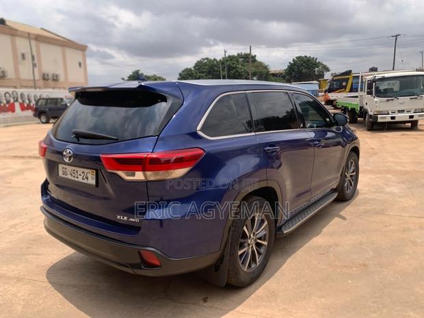 Toyota Highlander 2017 Blue