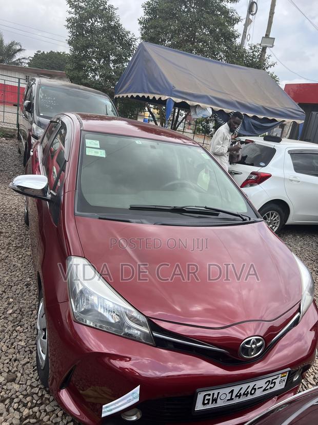 Toyota Vitz 1.3 FWD 3dr 2015 Burgundy