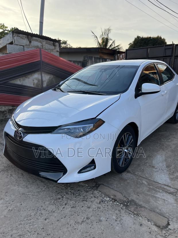 Toyota Corolla SE 4dr Sedan (1.8L 4cyl CVT) 2017 White