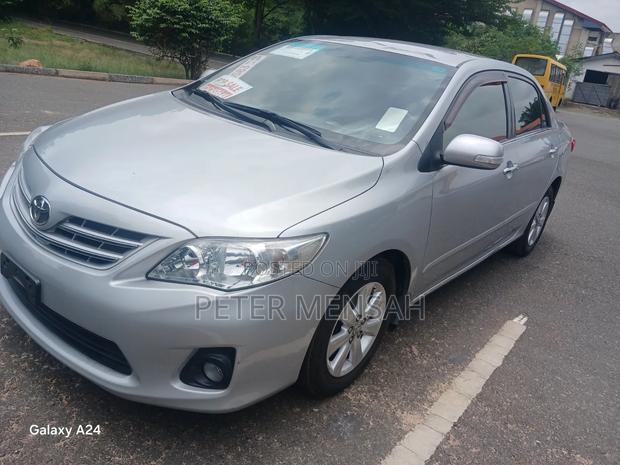 Toyota Corolla Altis 2013 Silver