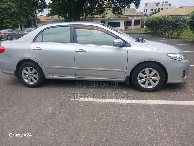 Toyota Corolla Altis 2013 Silver