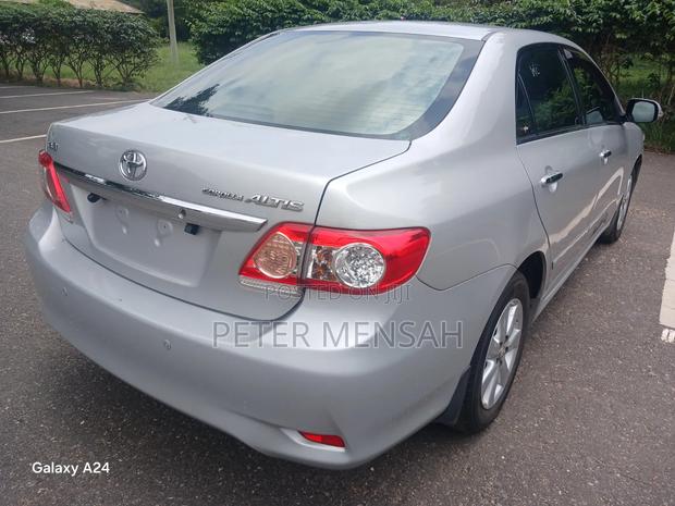 Toyota Corolla Altis 2013 Silver