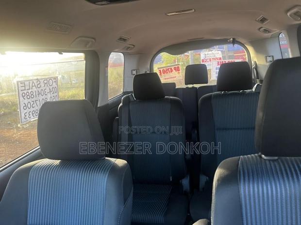 Toyota Voxy X 2WD 7-Seater 2014 Black