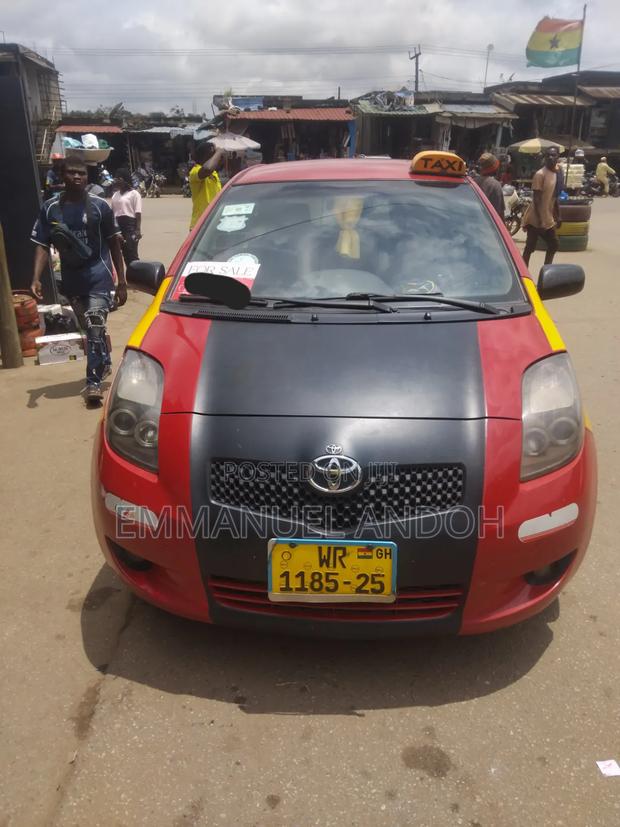 Toyota Yaris 2009 Red