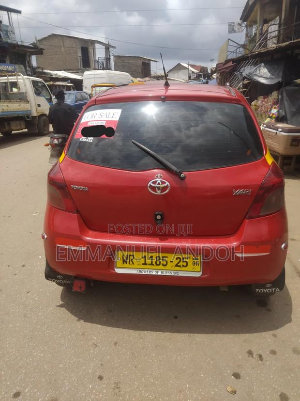 Toyota Yaris 2009 Red