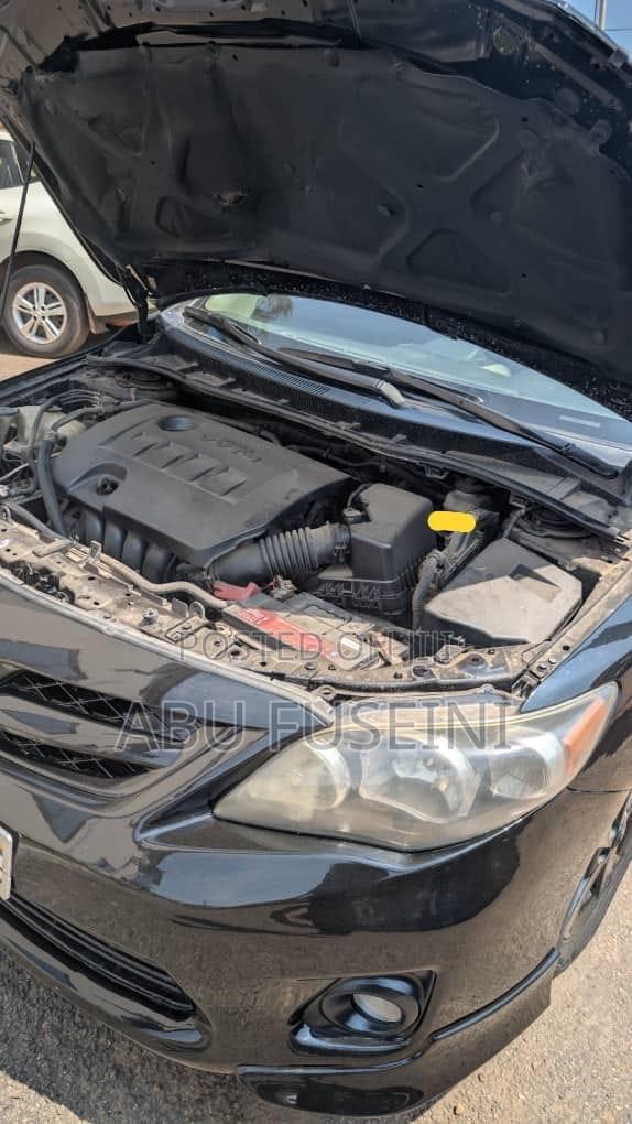 Toyota Corolla L 4-Speed Automatic 2013 Black