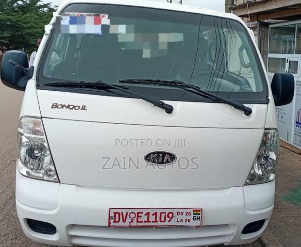 Kia Bongo 2017 White