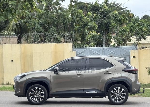Toyota Yaris Cross 1.5 AWD 2023 Brown