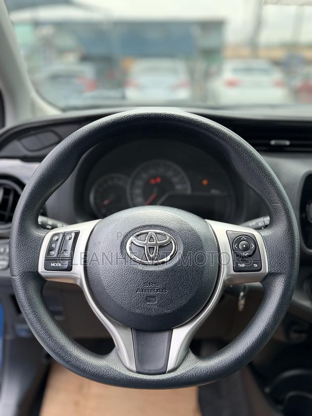 Toyota Vitz 2015 Blue