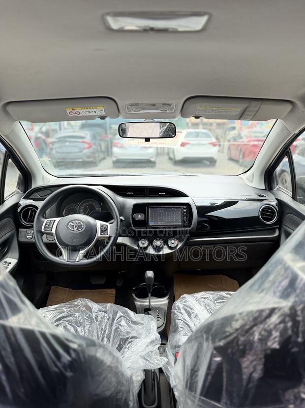 Toyota Vitz 2015 Blue