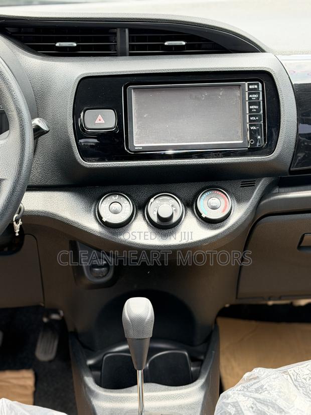 Toyota Vitz 2015 Blue