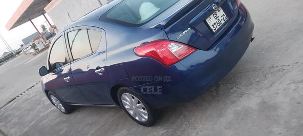Nissan Versa 2013 Blue