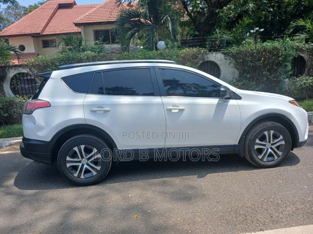 Toyota RAV4 2017 White