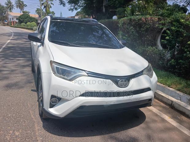 Toyota RAV4 2017 White