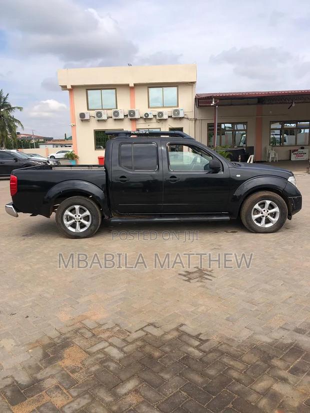 Nissan Navara 2009 Black