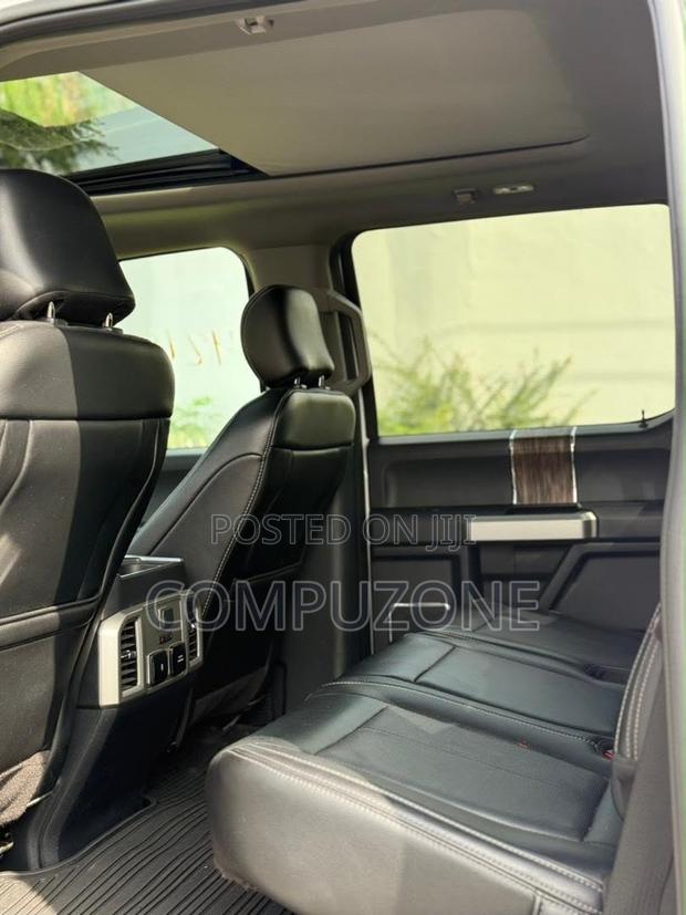 Ford F-150 Lariat 4x4 SuperCrew Cab Styleside 6.5 ft. box 157 in. WB White