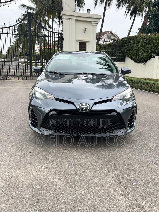 Toyota Corolla XSE (1.8L 4cyl 2A) 2019 Gray