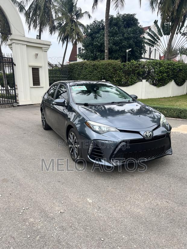 Toyota Corolla XSE (1.8L 4cyl 2A) 2019 Gray