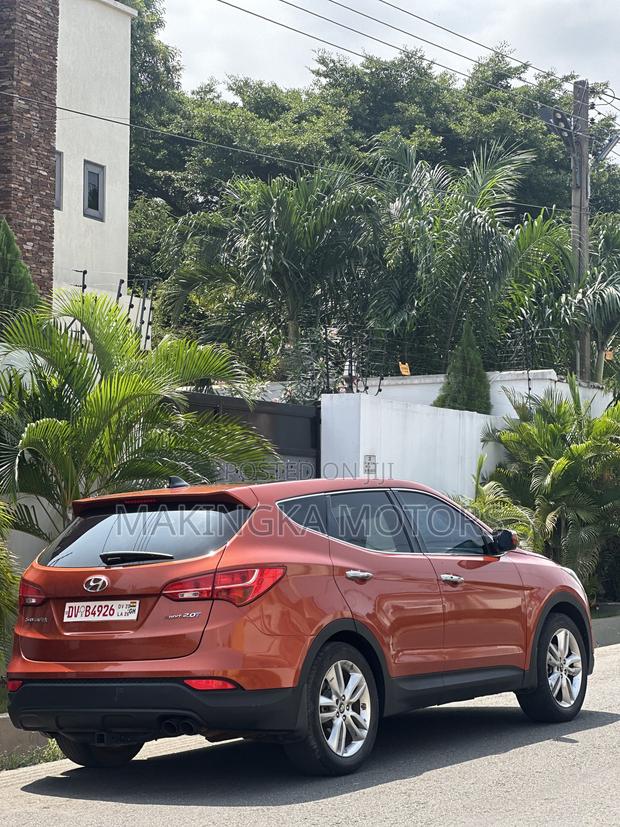 Hyundai Santa Fe 2013 Red