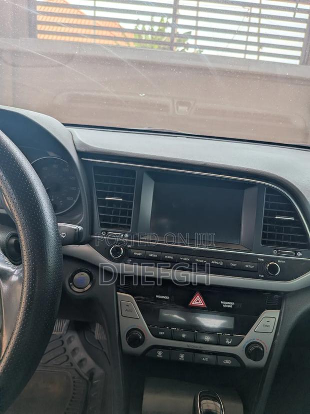 Hyundai Elantra Value Edition Sedan FWD (2.0L 4cyl 6A) 2017 Blue