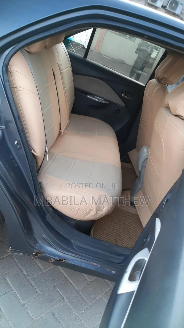 Toyota Yaris 2010 Gray