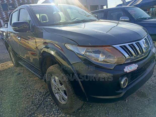 Mitsubishi L200 2016 Gray