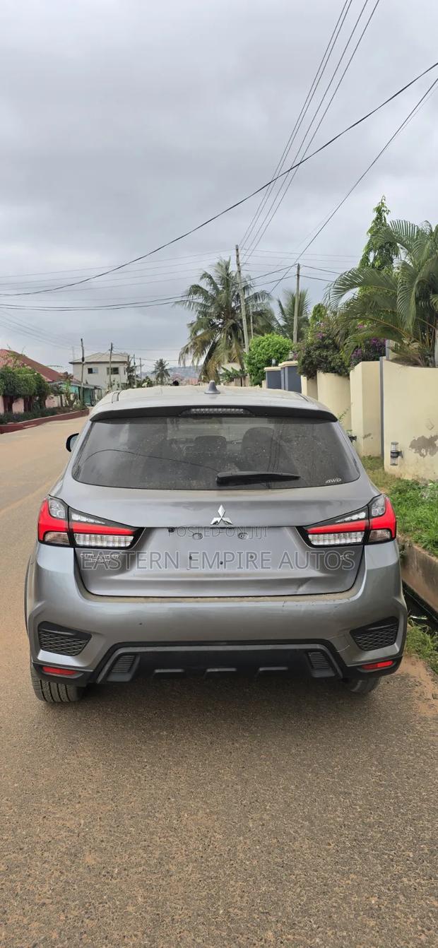Mitsubishi Outlander Sport SE 2021 Gray