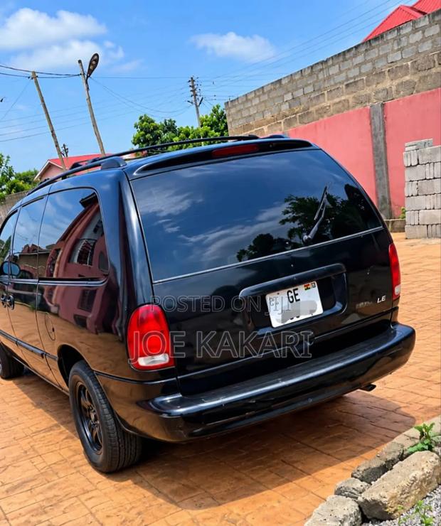 Dodge Caravan SE 2000 Black