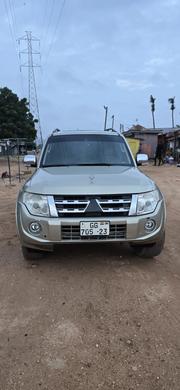 Mitsubishi Pajero V90 3.8 V6 GLS/GLX 2015 Gold for sale