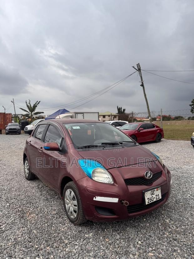 Toyota Vitz 1.0 FWD 5dr 2010 Beige