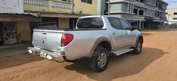Mitsubishi L200 Double Cab 2.5 136hp 4WD 2012 Gray