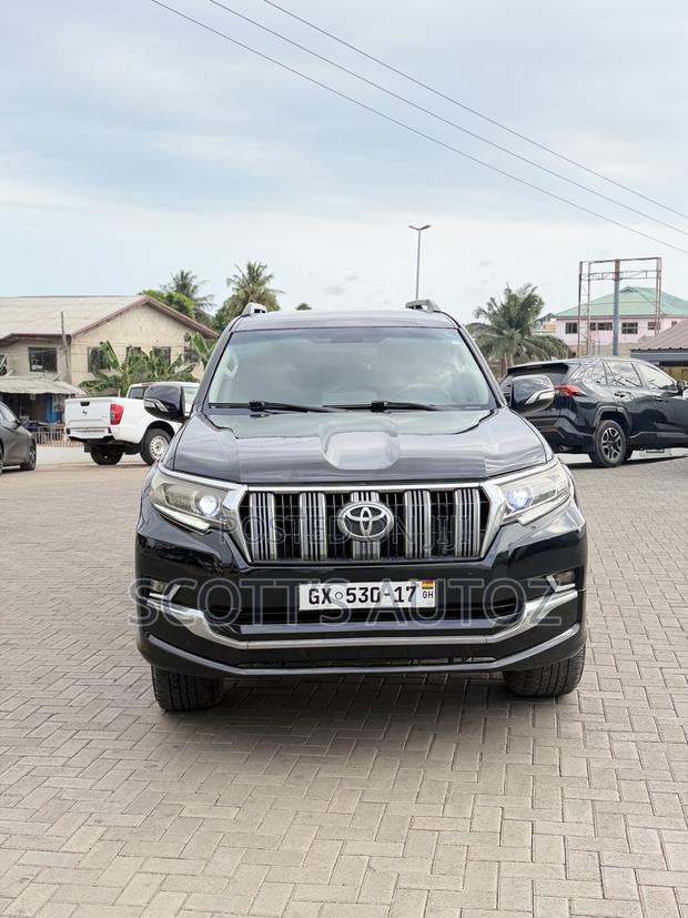 Toyota Land Cruiser Prado 2017 Black