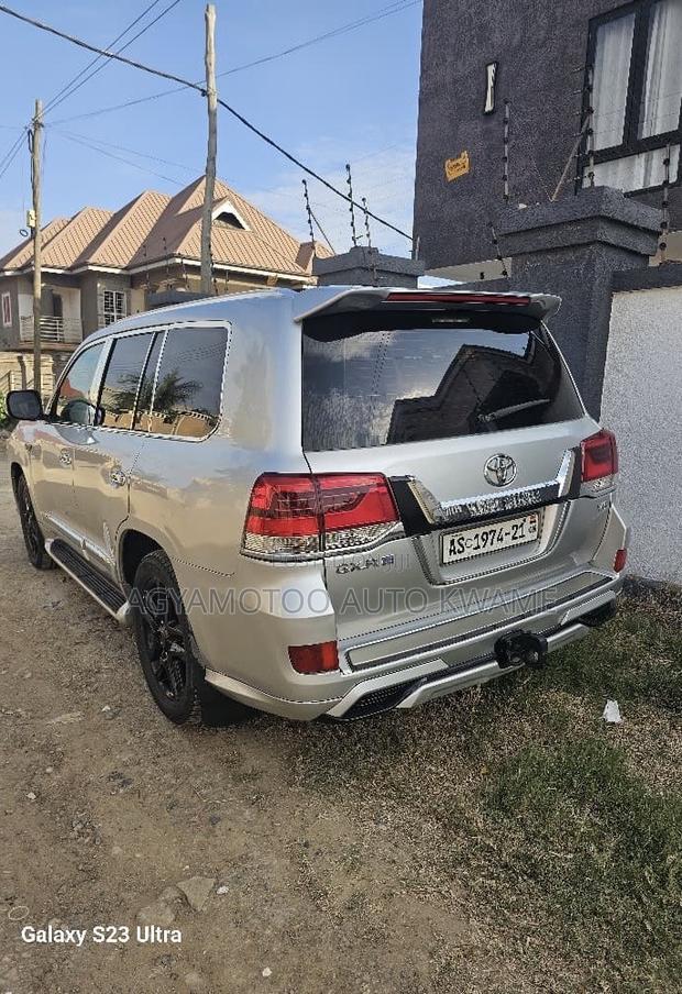 Toyota Land Cruiser 4.0 V6 GX-R 2013 Silver