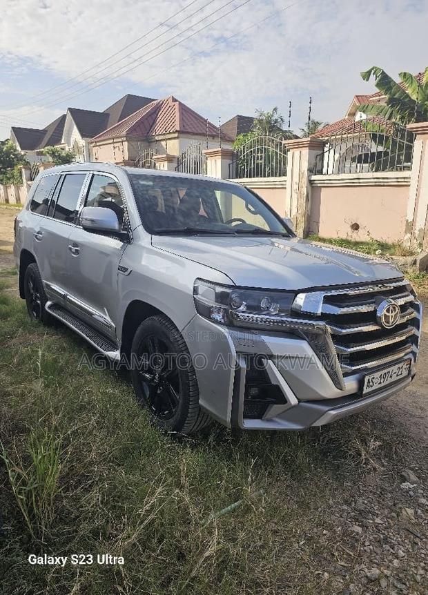Toyota Land Cruiser 4.0 V6 GX-R 2013 Silver